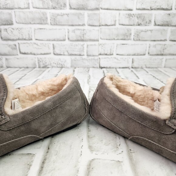 UGG Ascot Slippers Men's Size 10 Gray Suede Wool Lining Moc Toe Slip-On Shoes - Picture 4 of 10